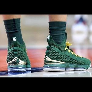 Meet your Posher, Aaron